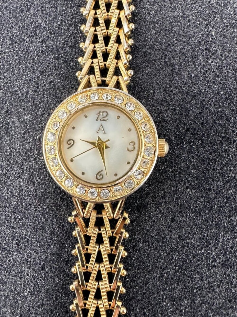 Agenda Watch Womens Gold Tone Chevron Link Band Dainty New Battery 7.5"